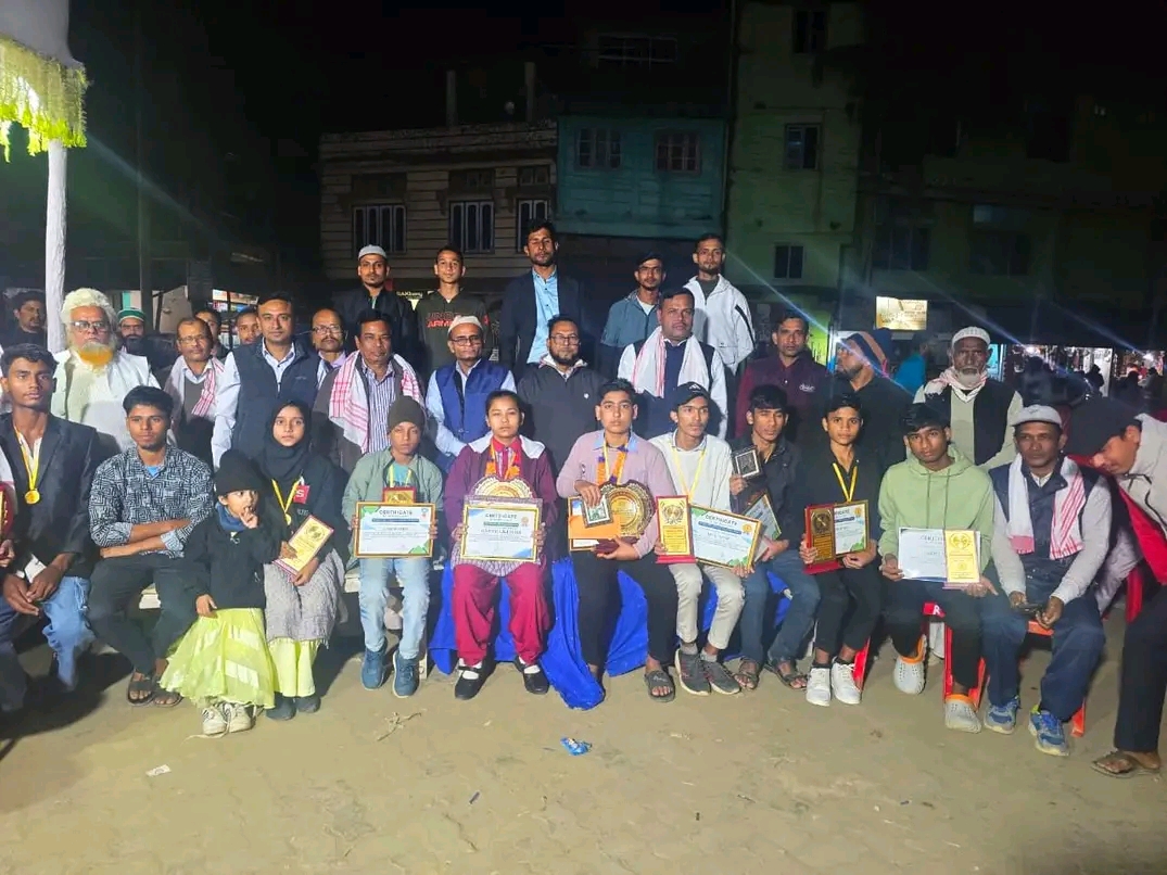 RTSE-25 এর মেধাস্থান দখলকারীদের সাথে অনুষ্ঠান শেষ আলোক চিত্র।